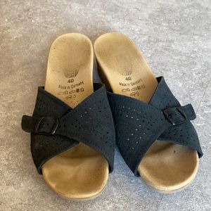 Wedge comfy sandals.